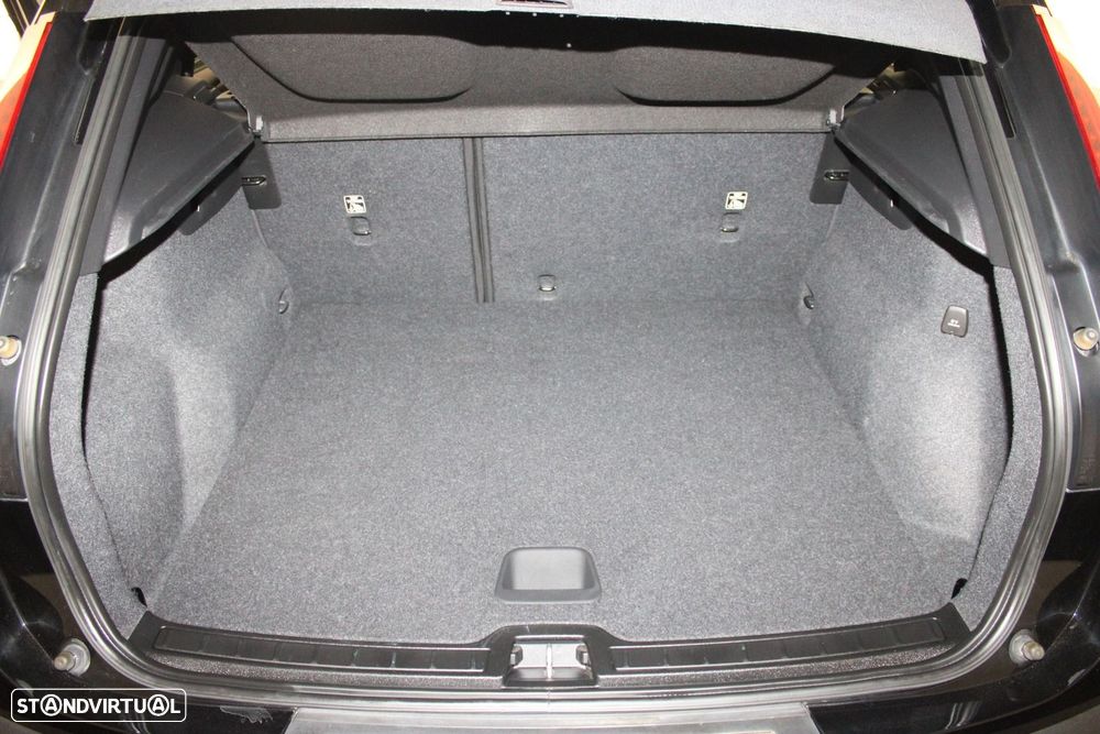Volvo XC 40 1.5 T2 Momentum Core — fotografia 33