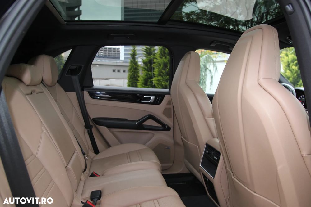 Porsche Cayenne S - 7