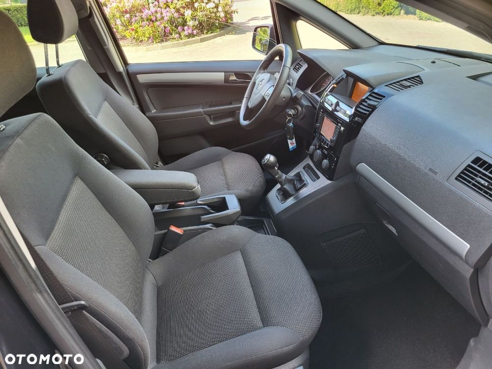 Opel Zafira - 26