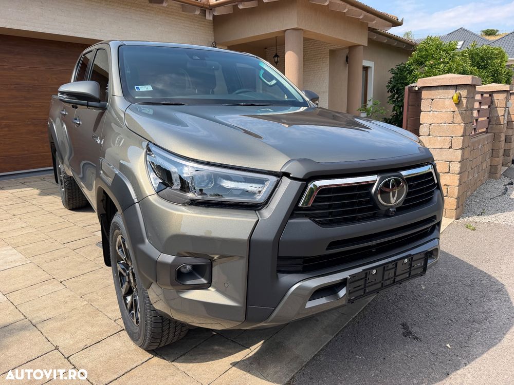 Toyota Hilux 2.8D MHEV Double Cab 6AT AWD Invincible - 3