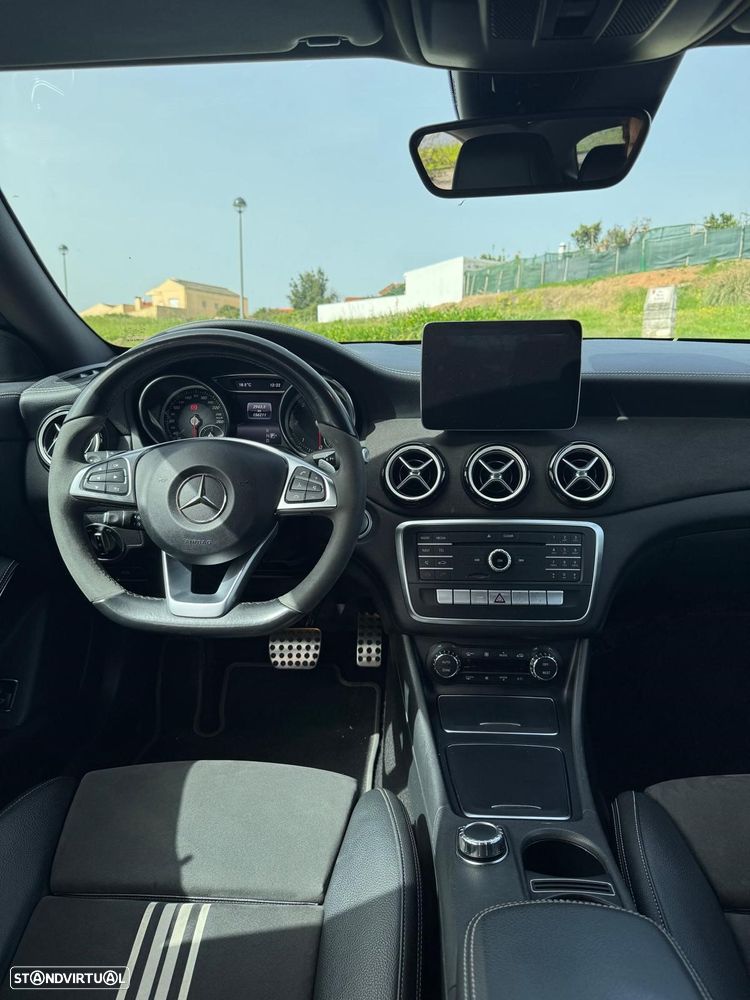 Mercedes-Benz CLA 220 d 4Matic 7G-DCT AMG Line - 10