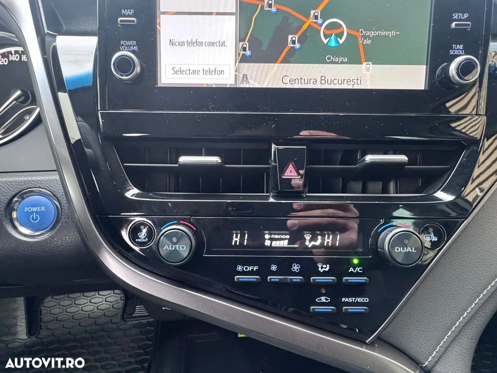 Toyota Camry - 17