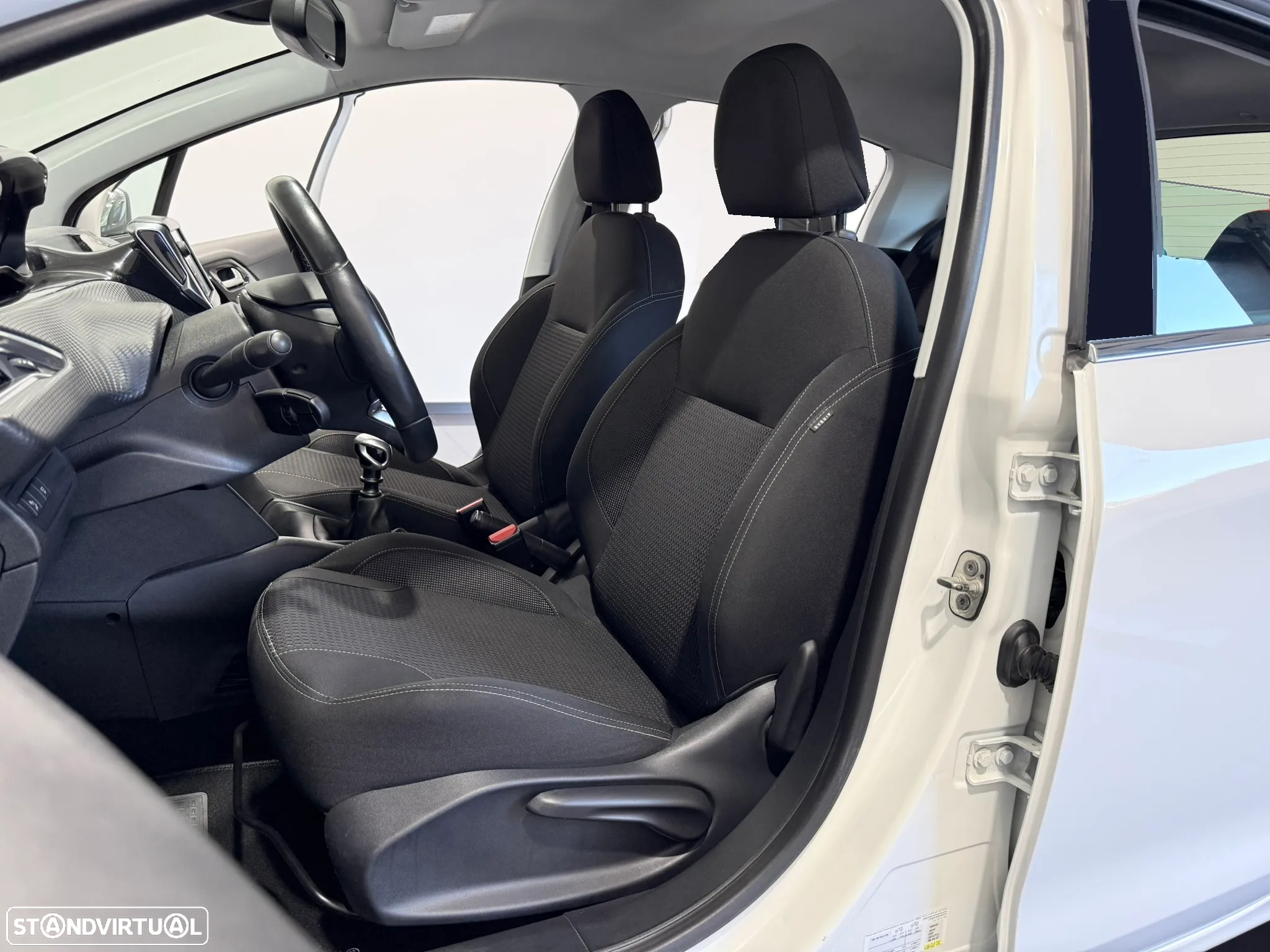 Peugeot 208 1.2 PureTech Allure - 6