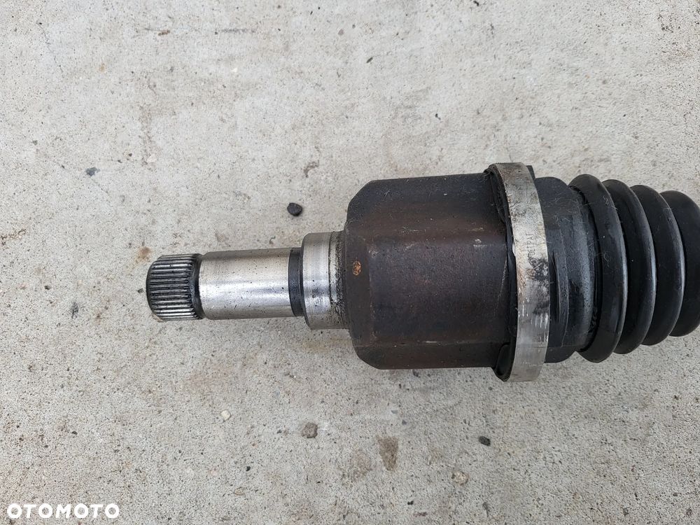 Półoś lewa przednia Citroen C4 Picasso II 1.6 e HDI - 2