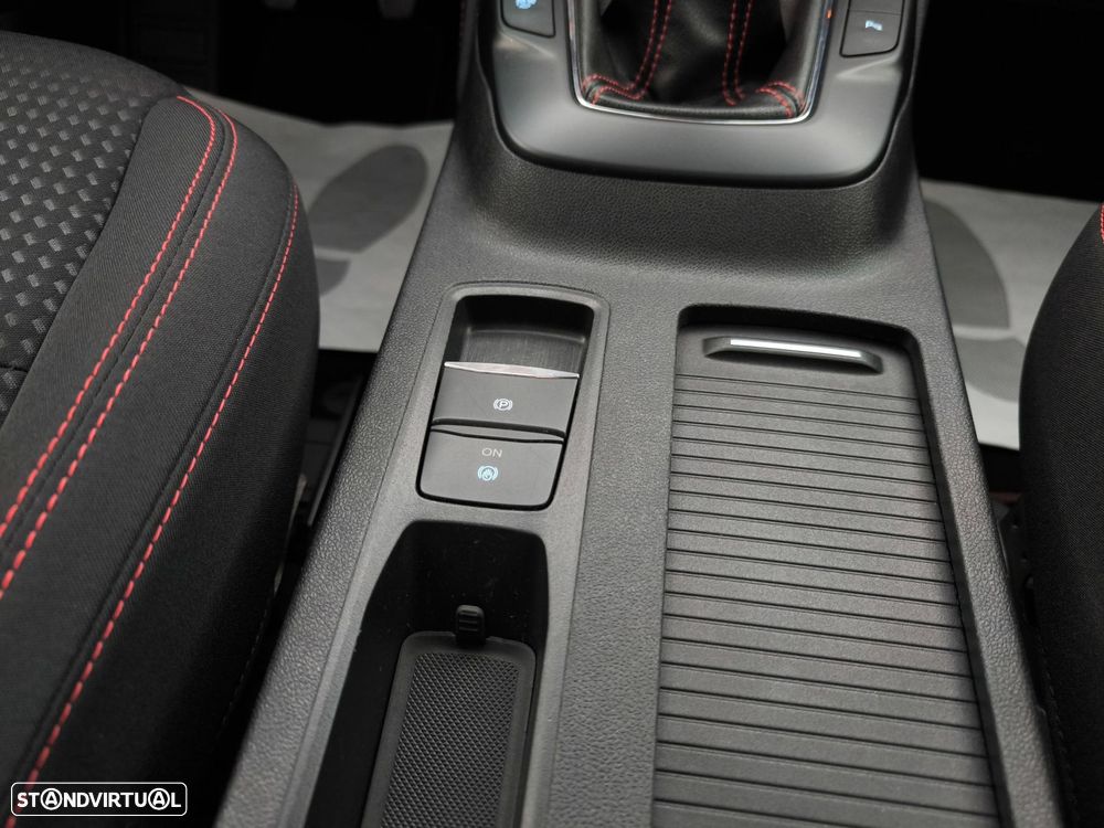 Ford Kuga 1.5 EcoBoost ST-Line - 17