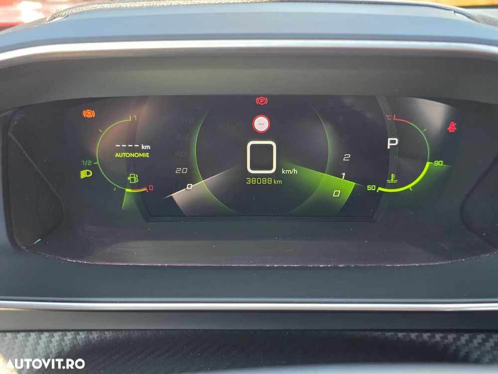 Peugeot 2008 PureTech 130 EAT8 GT - 28