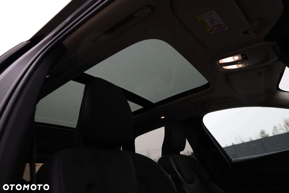 Volvo XC 60 B5 B AWD Ultimate Dark - 9