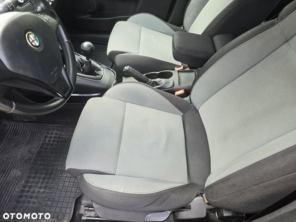 Alfa Romeo Giulietta 2.0 JTDM Distinctive - 5