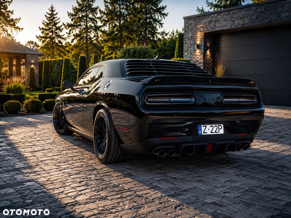 Dodge Challenger - 3