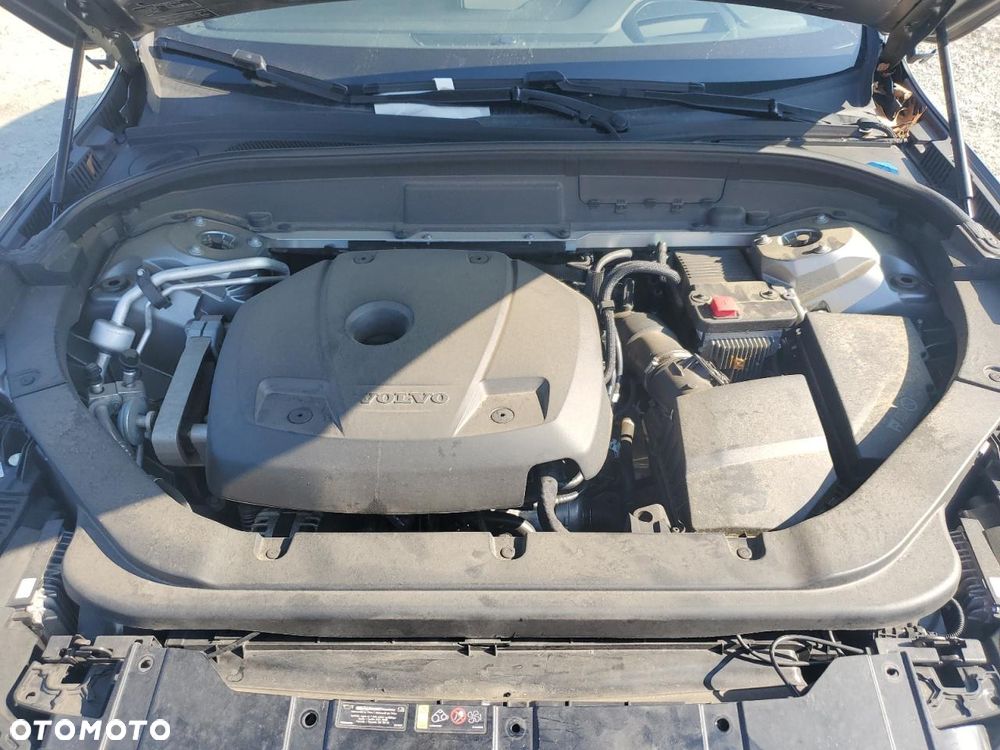 Volvo XC 60 T5 AWD R-Design - 11