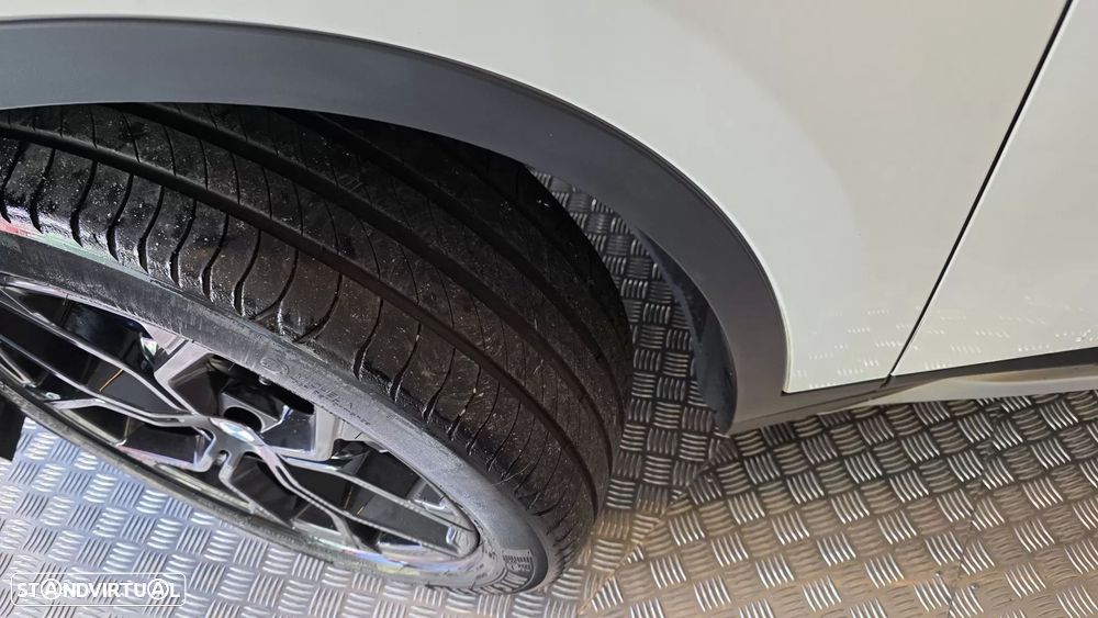 BMW X1 16 d sDrive Auto Line Sport - 30