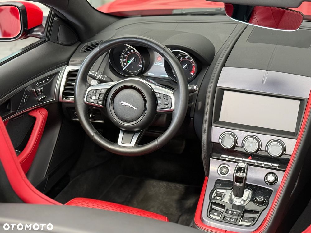 Jaguar F-Type P300 - 23