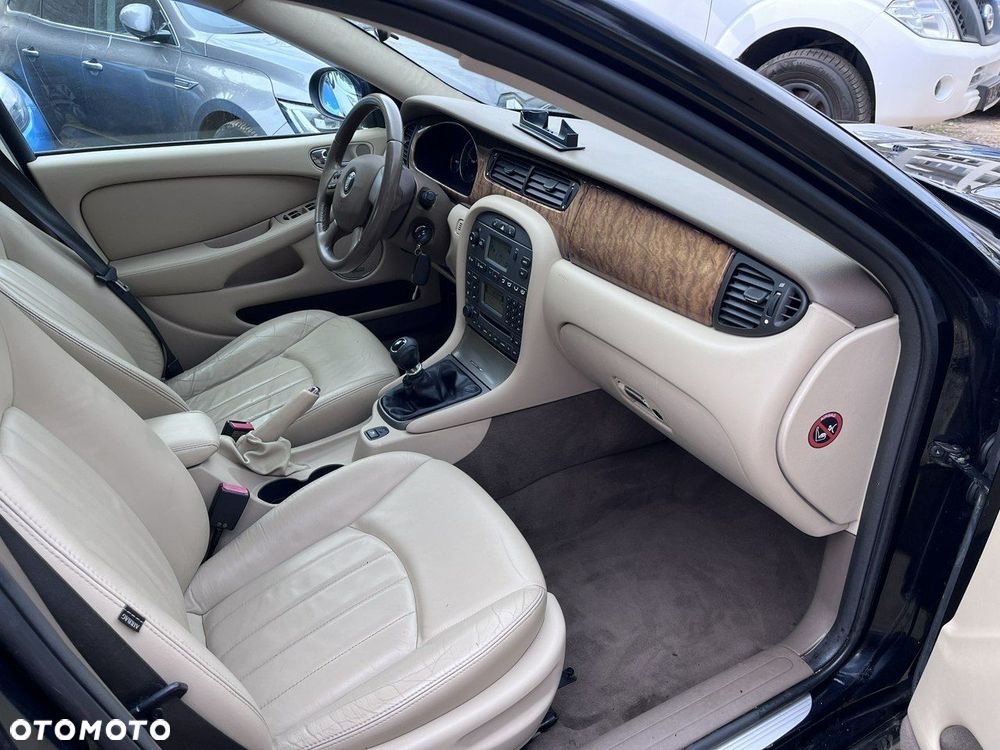 Jaguar X-Type - 18