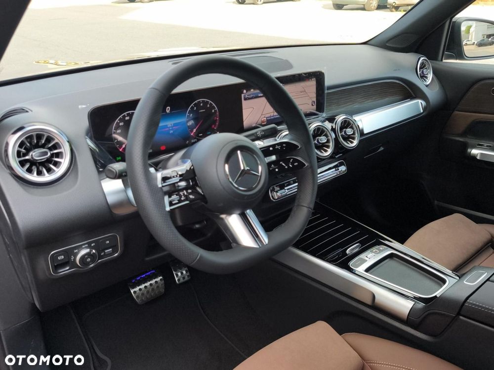 Mercedes-Benz GLB - 9