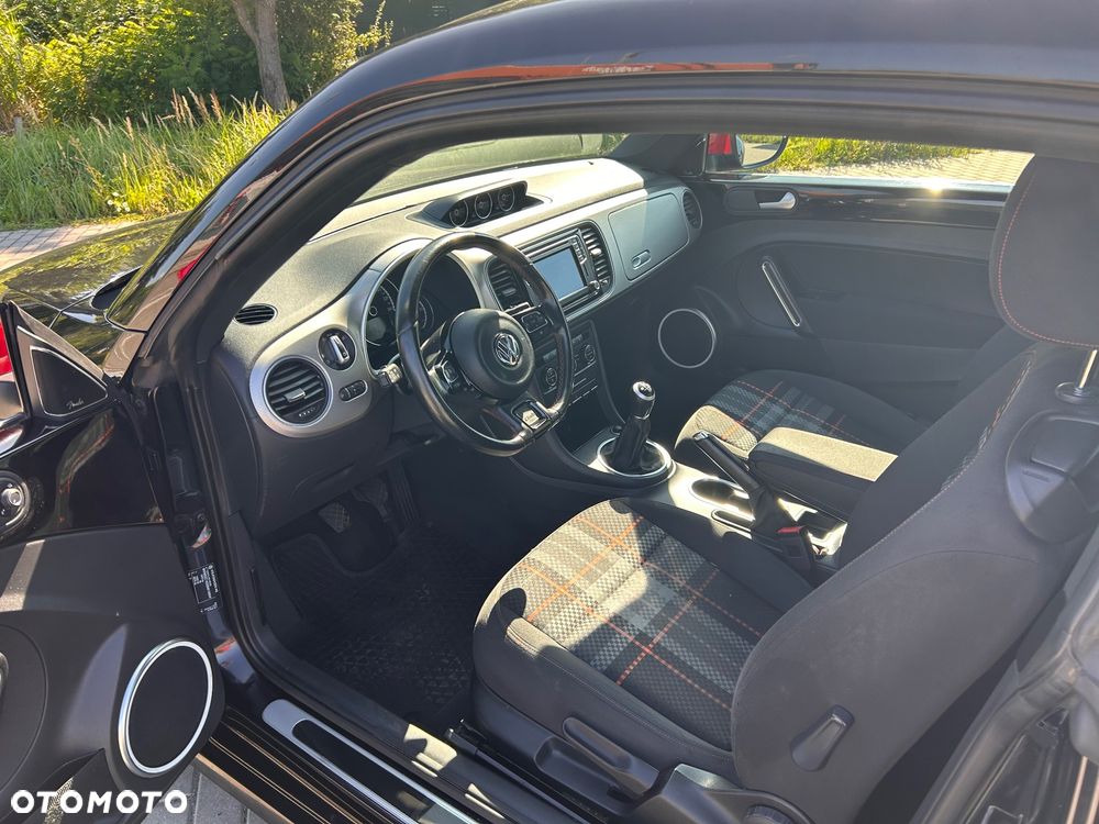 Volkswagen Beetle 2.0 TDI DPF BlueMotion Technology Club - 12