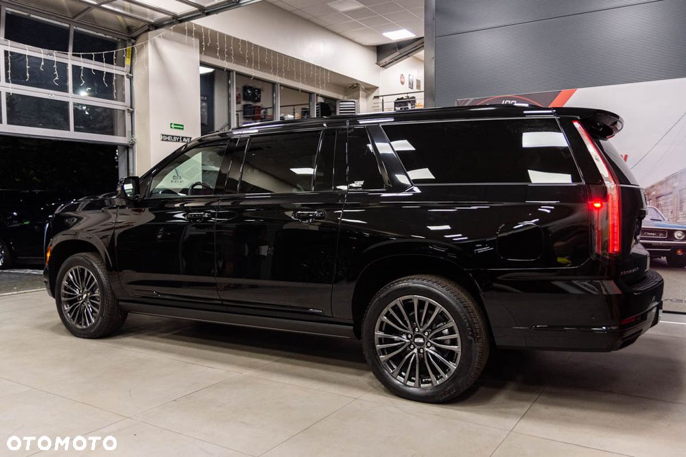 Cadillac Escalade - 4