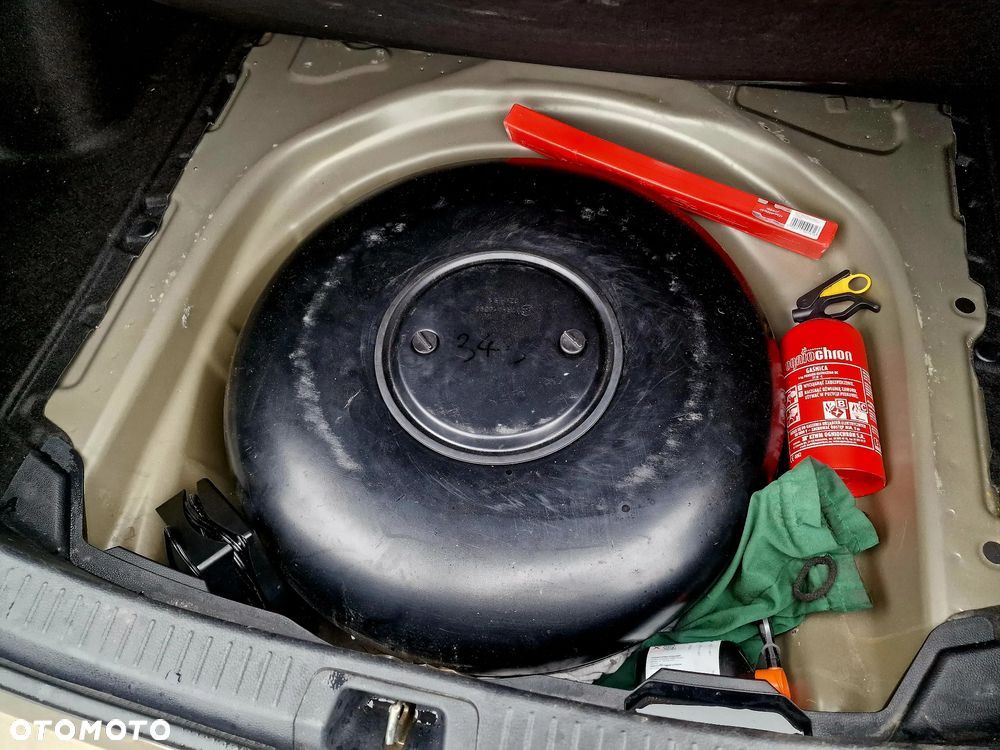 Toyota Corolla 1.6 Executive - 11