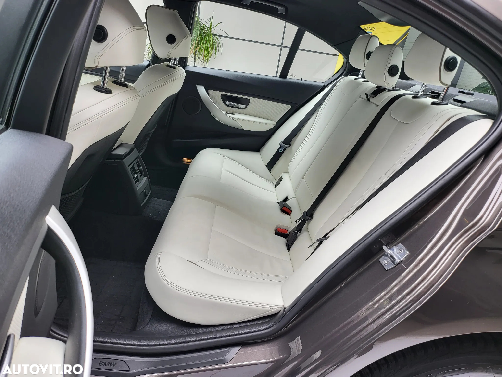 BMW Seria 3 320d Luxury Line - 17