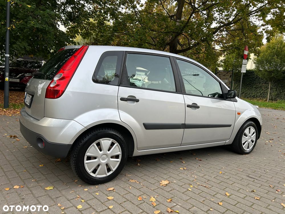 Ford Fiesta - 24