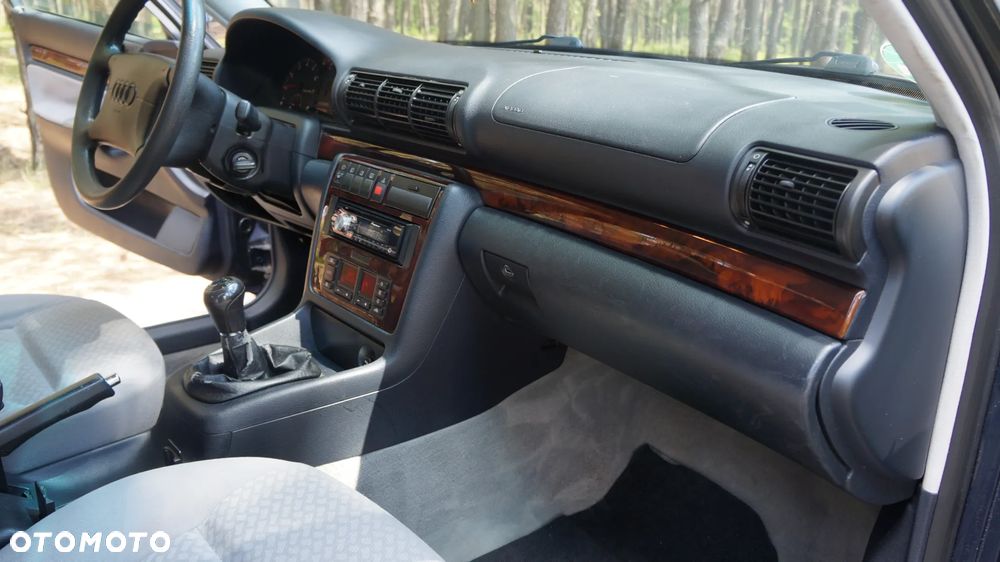 Audi A4 Limousine - 30