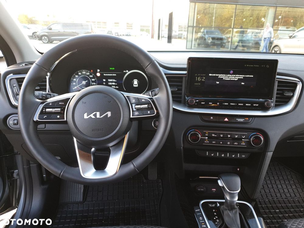 Kia XCeed 1.5 T-GDI Business Line DCT - 13