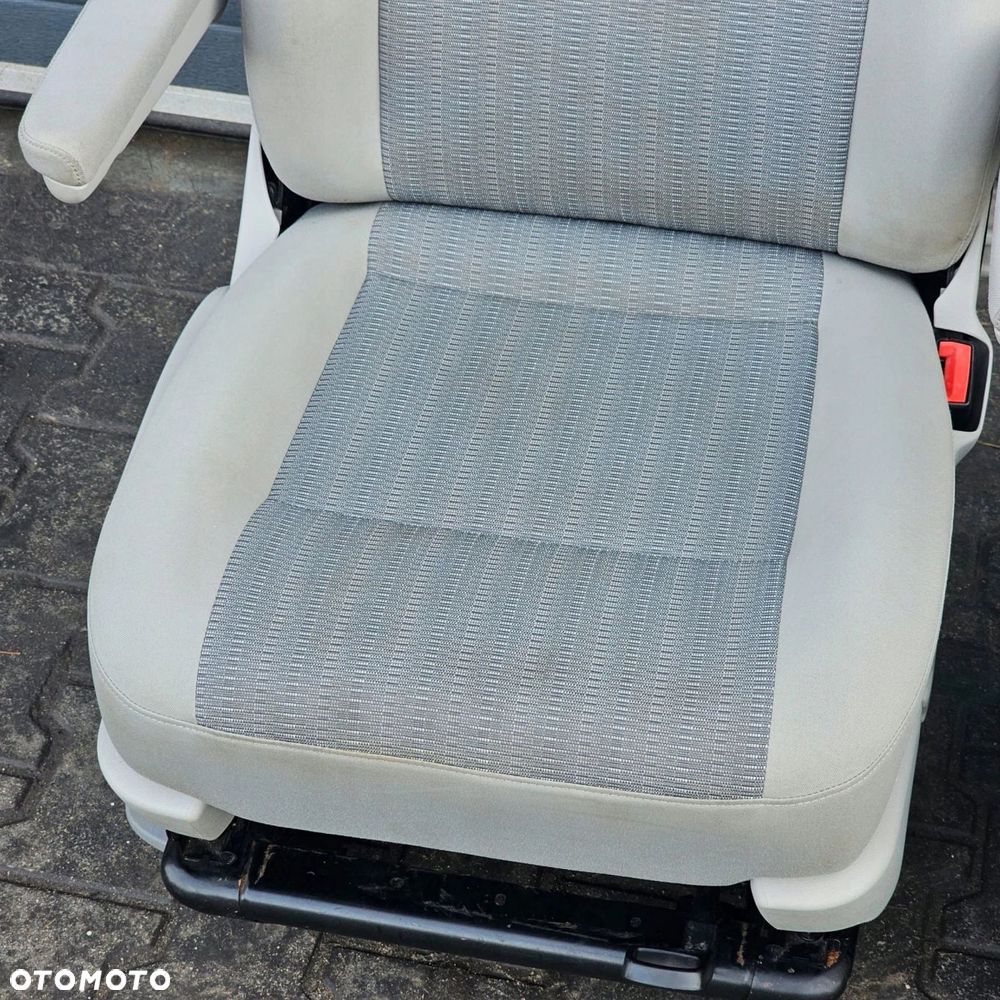VW T6 T6.1 fotele fotel kierowcy pasażera przód grzane PANDU KOMPLET - 4