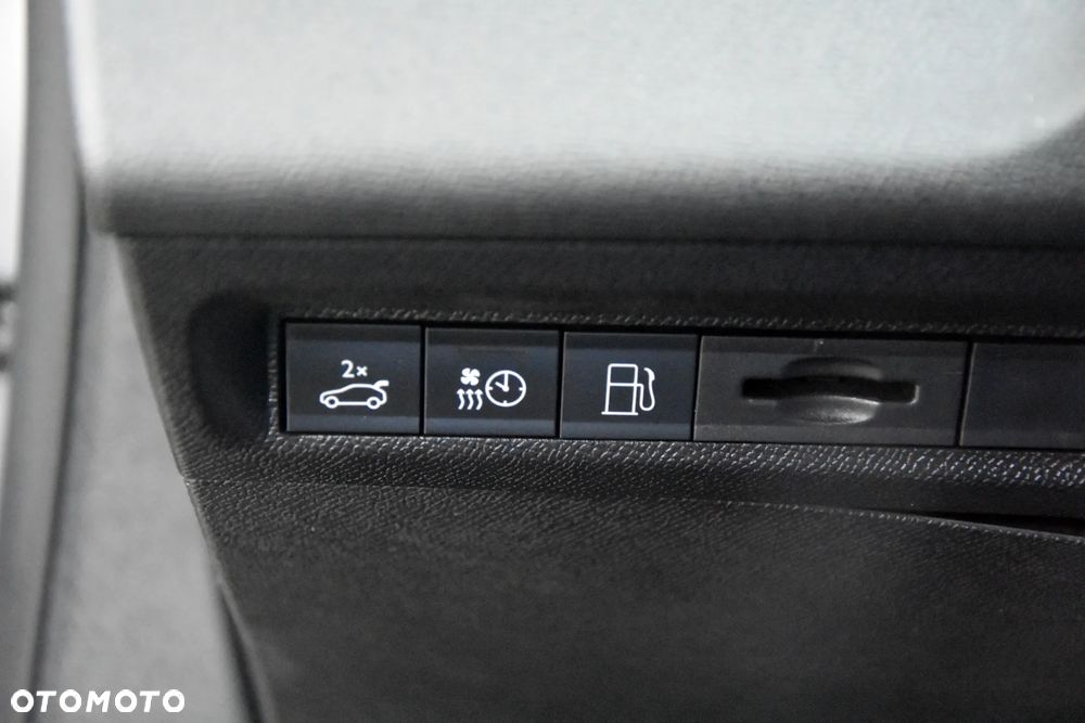 Peugeot 308 225 e-EAT8 GT - 24