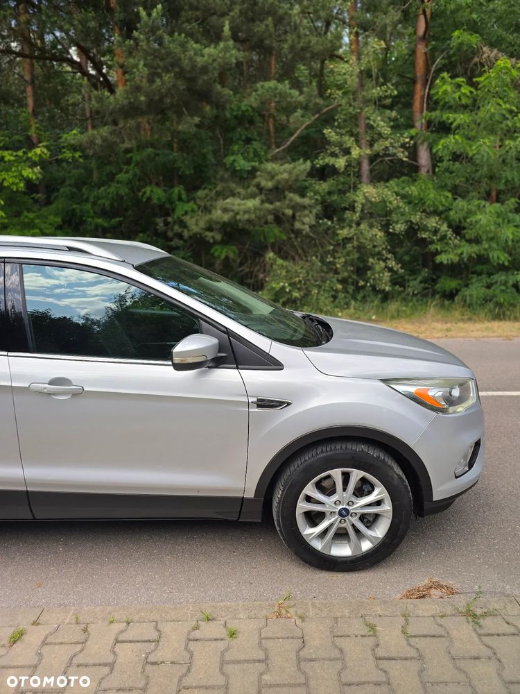 Ford Kuga 2.0 TDCi 2x4 Titanium - 11