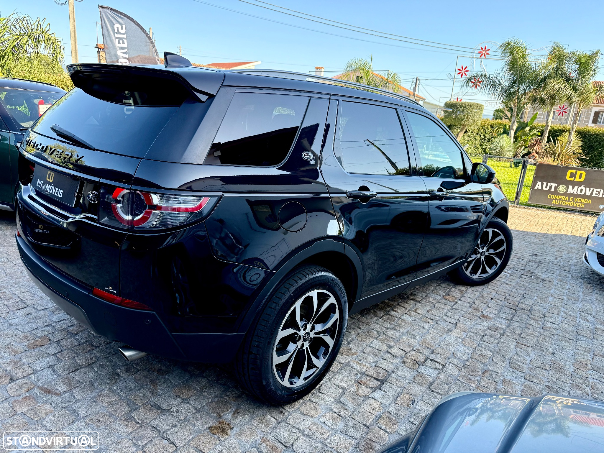 Land Rover Discovery Sport 2.0 TD4 HSE Luxury 7L Auto - 3