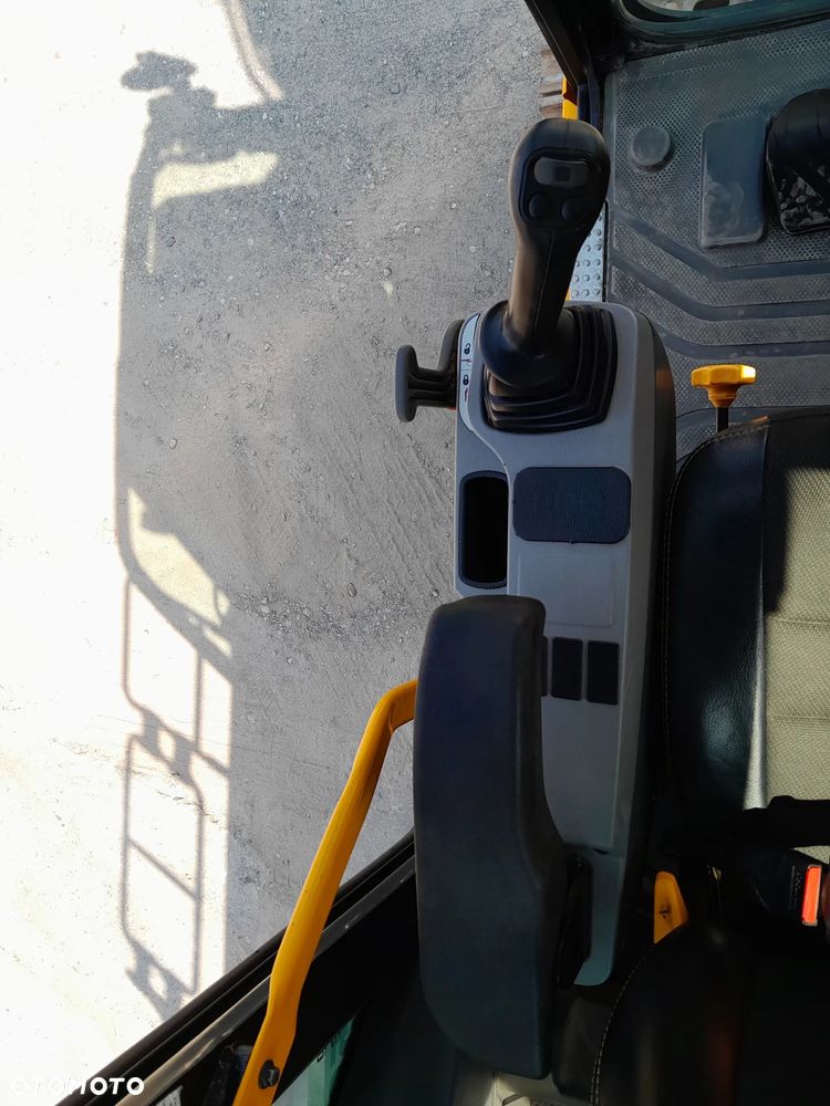 JCB 220x js220 2020R - 33