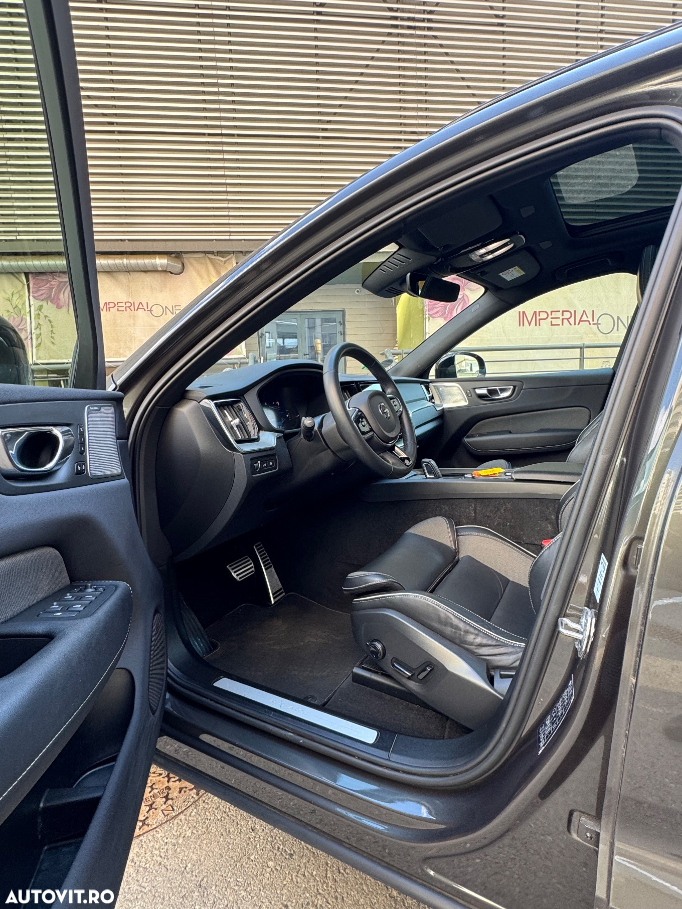 Volvo XC 60 T8 AWD Recharge Geartronic RDesign Expression - 11