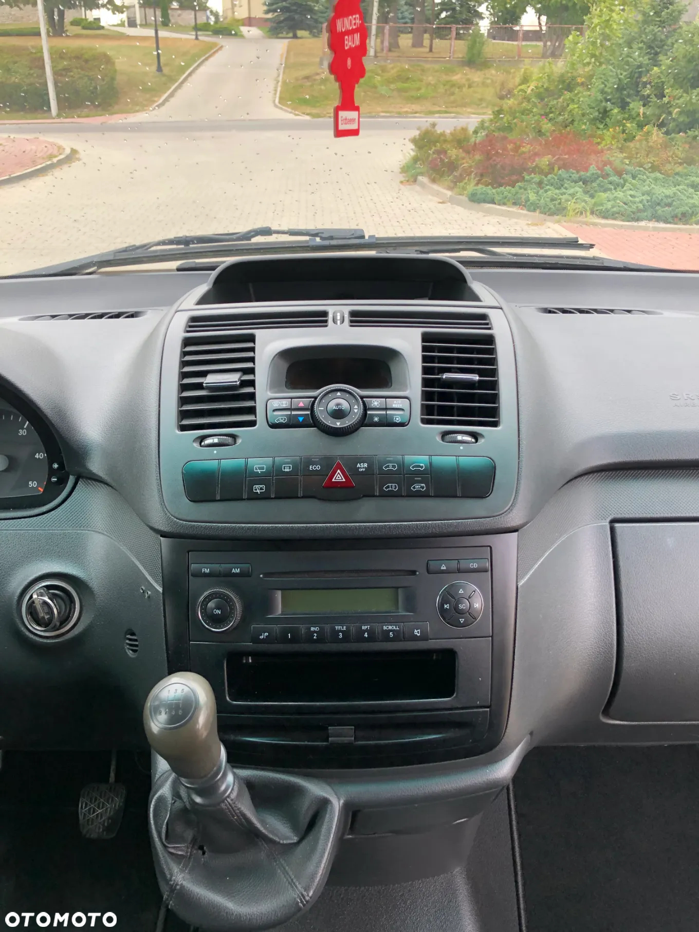 Mercedes-Benz Vito - 25