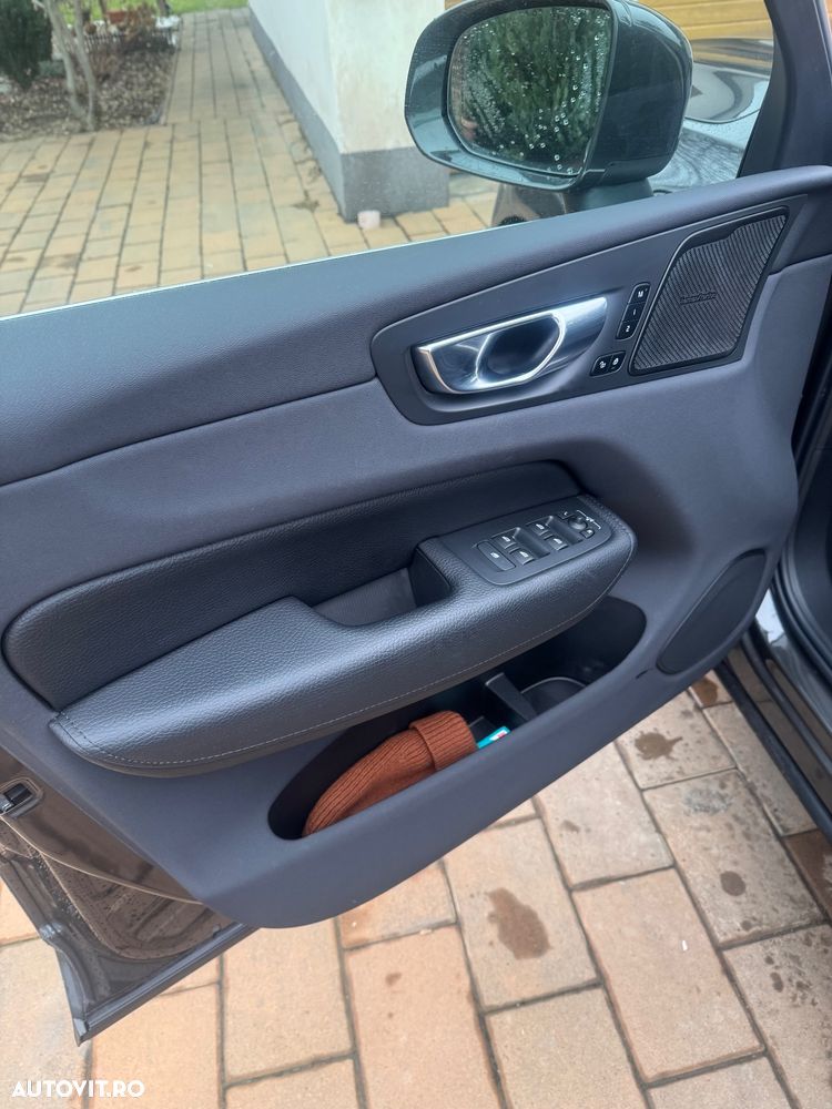 Volvo XC 60 T6 AWD Recharge Geartronic Inscription - 22