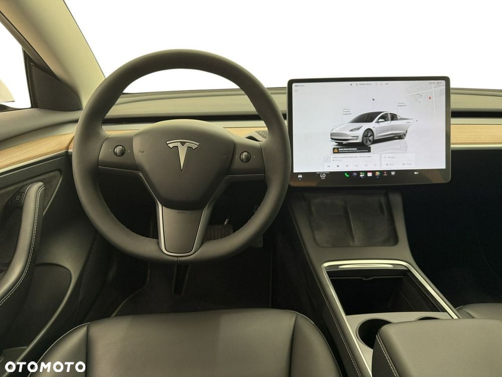 Tesla Model 3 - 10