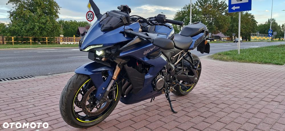 Suzuki GSX - 16