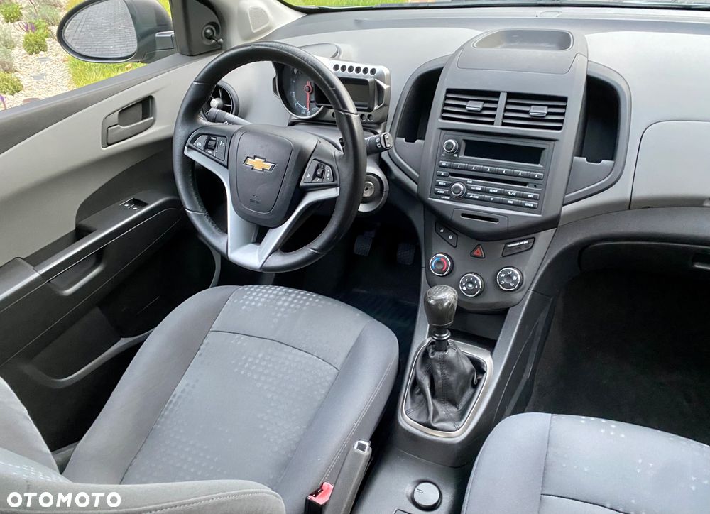 Chevrolet Aveo 1.3 LT - 12