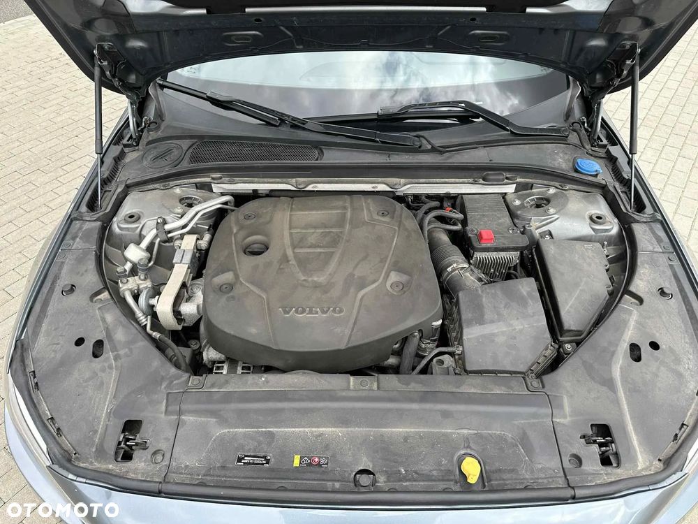 Volvo V90 D5 AWD R-Design - 6