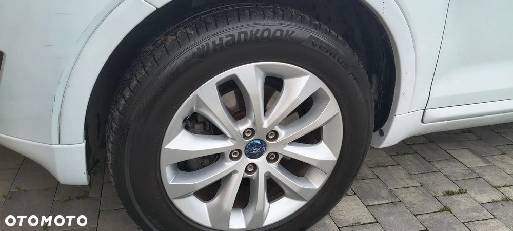 Ford Kuga 2.0 TDCi 2x4 Trend - 4