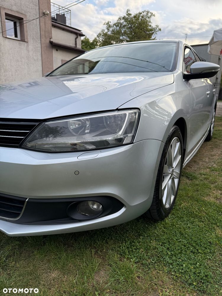 Volkswagen Jetta 2.0 TDI Comfortline - 17
