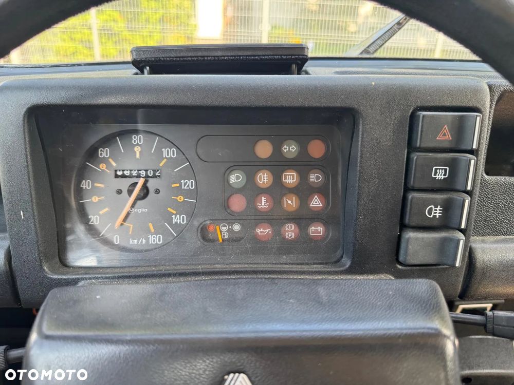 Renault 4 - 12