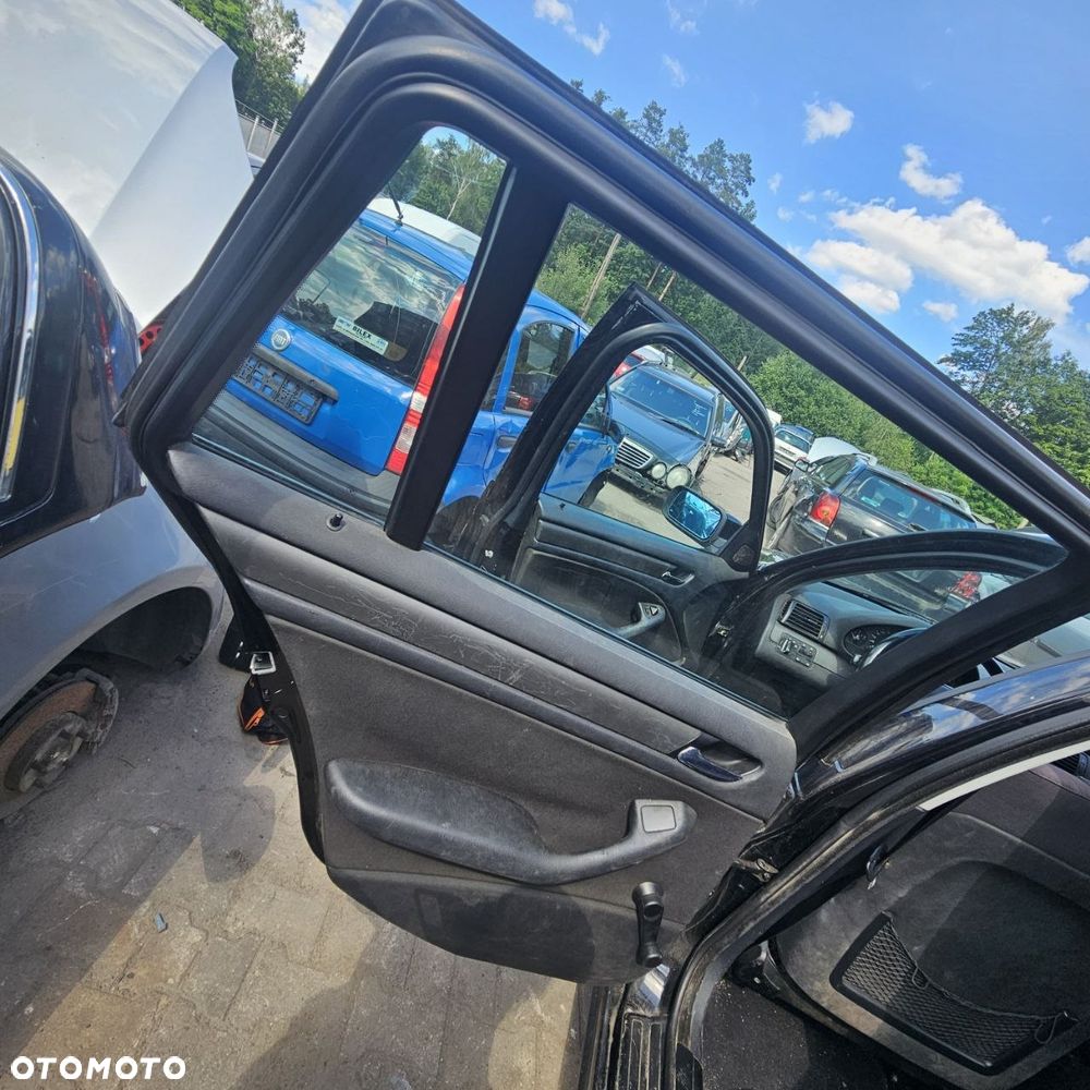 Drzwi / prawe lewe przód tył / BMW 320D (2002r) / E46 / kombi / kod lak: SCHWARZ 2 - 3