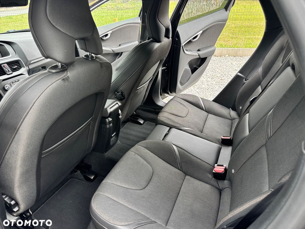 Volvo V40 D2 Momentum - 29