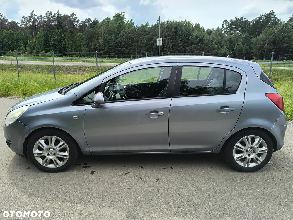 Opel Corsa 1.4 16V Cosmo - 4