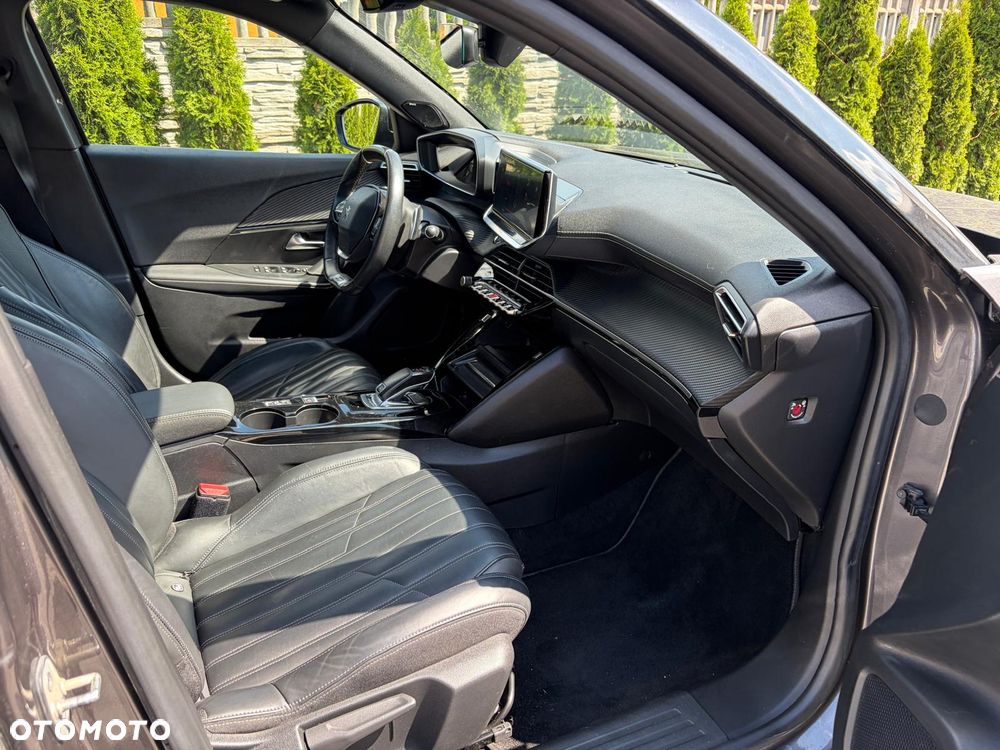 Peugeot 2008 PureTech 155 EAT8 GT - 18