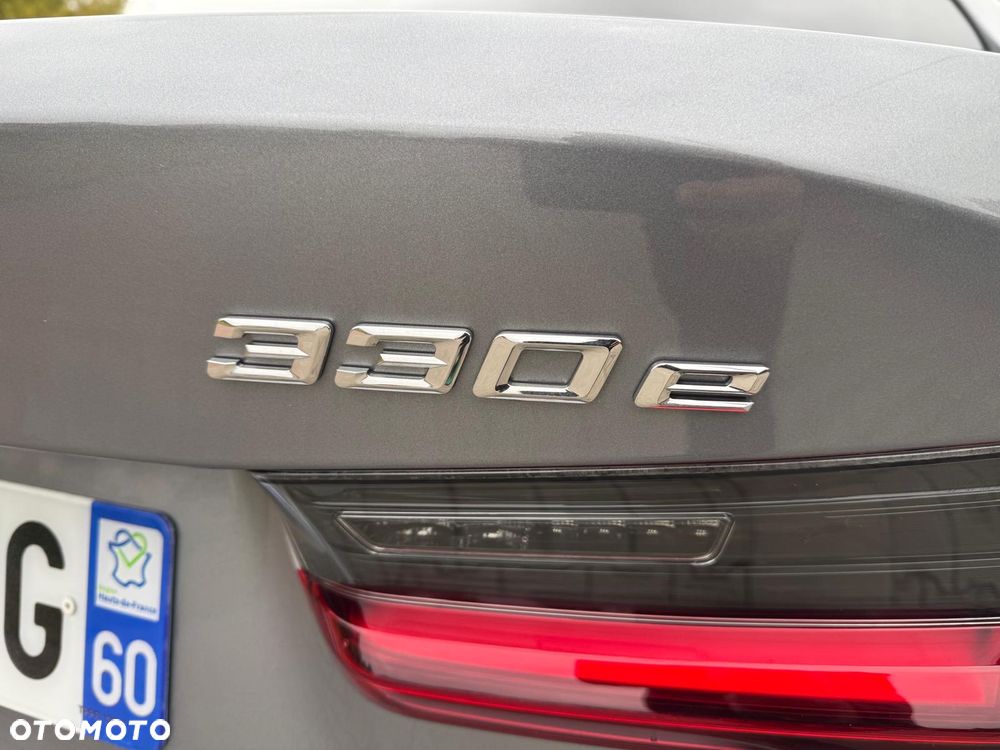 BMW Seria 3 330e xDrive M Sport sport - 11
