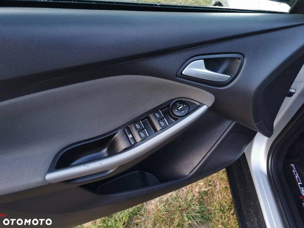 Ford Focus 1.6 Trend - 10