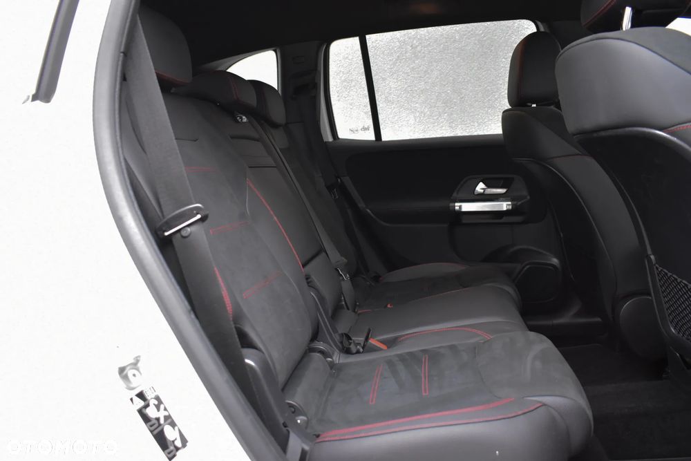 Mercedes-Benz GLB 200 4-Matic AMG Line 8G-DCT - 21