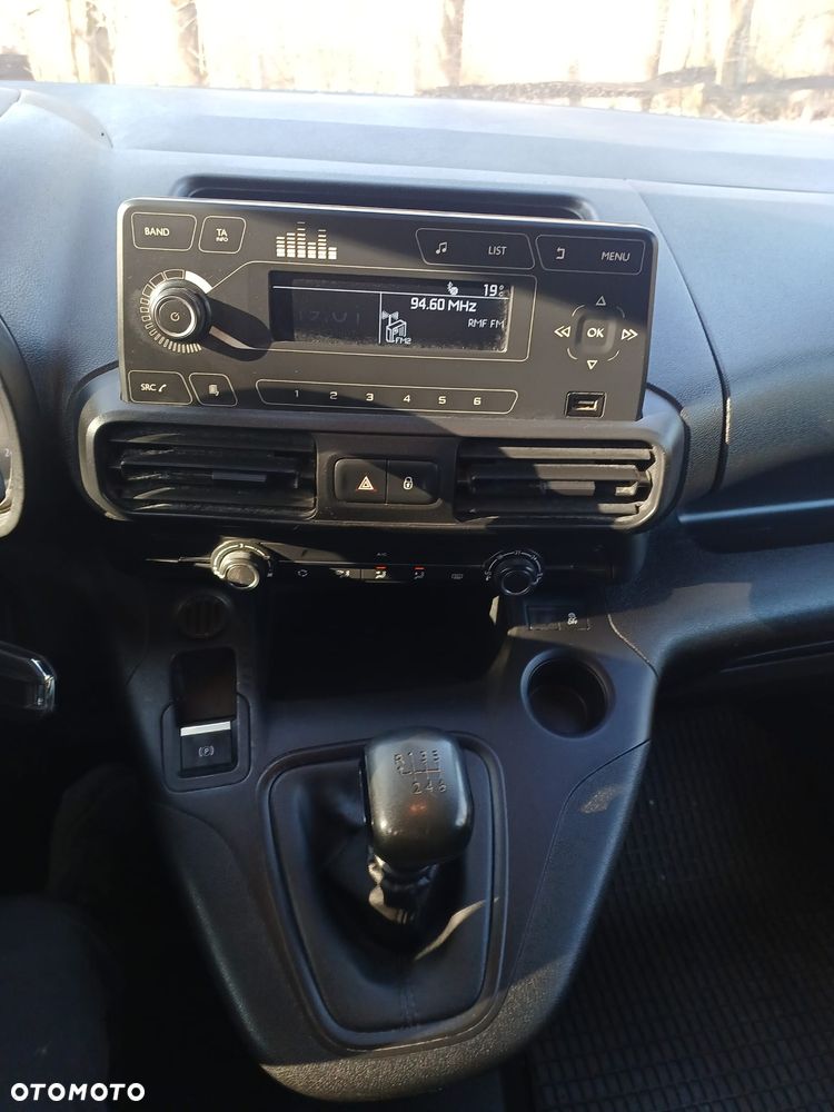 Opel Combo 1.5 CDTI Essentia S&S - 9