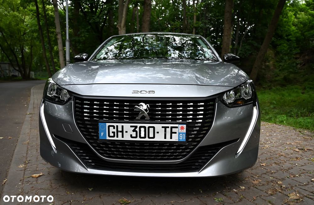 Peugeot 208 - 1
