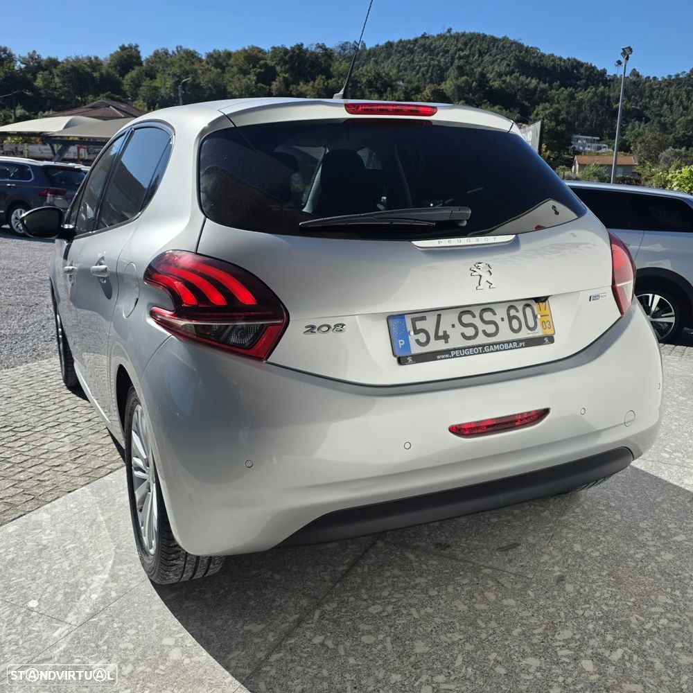 Peugeot 208 1.2 PureTech Allure EAT6 - 17